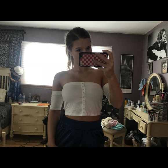 Off the shoulder white top - Picture 2 of 3